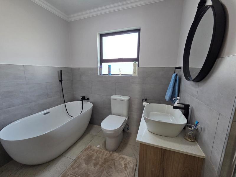 4 Bedroom Property for Sale in Hartbeespoort Dam Nature Reserve North West